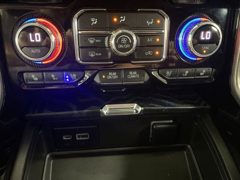 Used 2022 GMC Yukon XL Denali AWD/4WD image 51