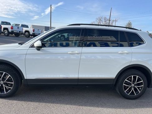 Used 2021 Volkswagen Tiguan SE FWD image 8