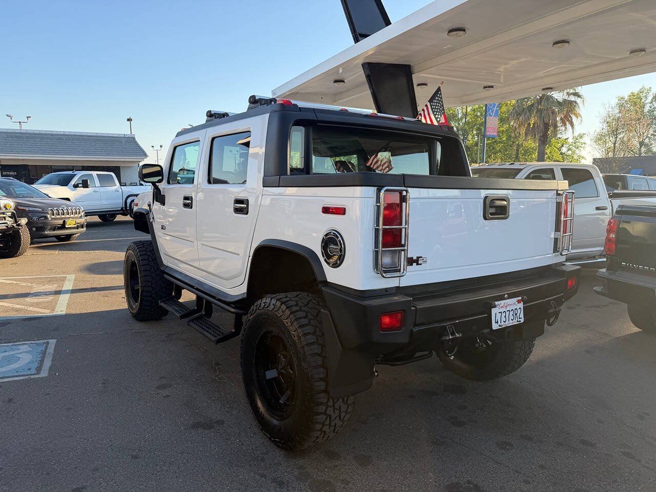 Used 2005 HUMMER H2 SUT w/ Preferred Equipment Group AWD/4WD image 5