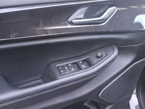 Certified 2022 Jeep Grand Cherokee Altitude AWD/4WD image 10