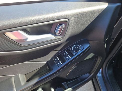 Used 2025 Ford Escape ST-Line image 14