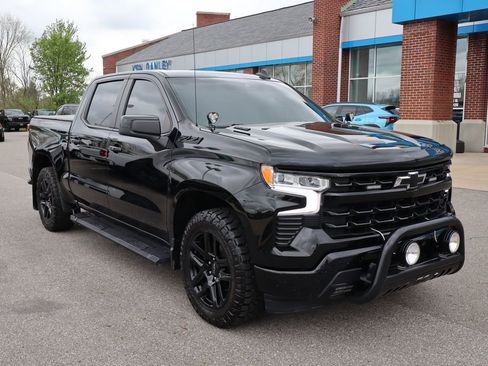 Used 2023 Chevrolet Silverado 1500 RST w/ Z71 Off-Road Package AWD/4WD image 4