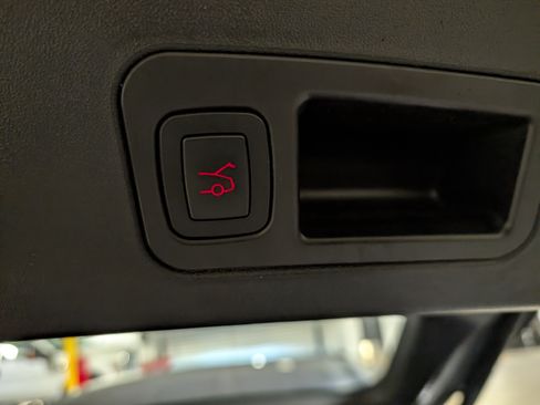 Used 2020 Tesla Model S Long Range Plus image 21