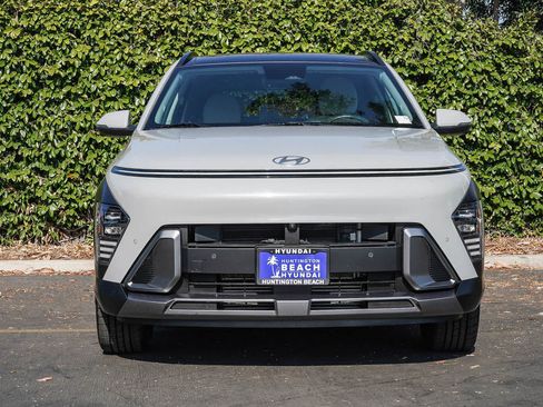 Used 2024 Hyundai Kona Limited AWD/4WD image 2