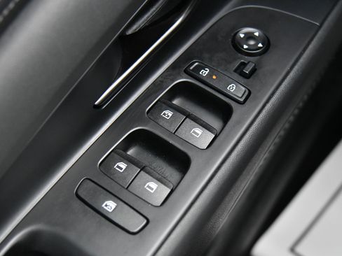 Used 2025 Hyundai Elantra Sport image 30