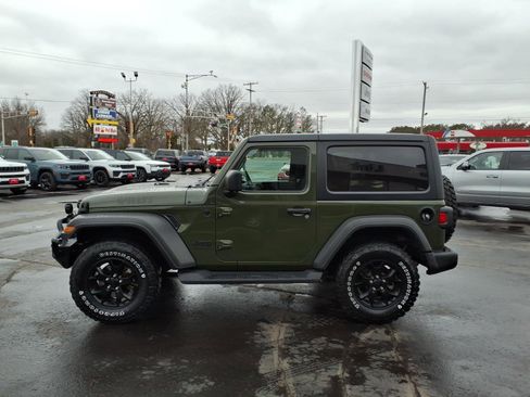 Used 2022 Jeep Wrangler Willys image 7