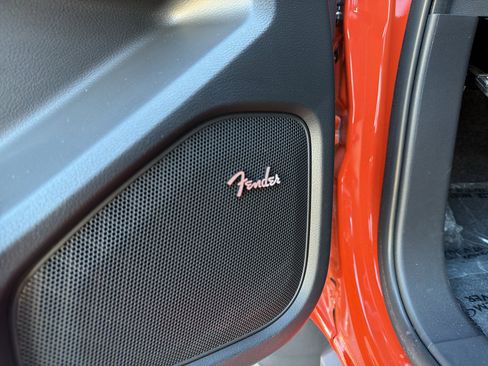 Used 2025 Nissan Frontier PRO-4X w/ Pro Convenience Package image 15