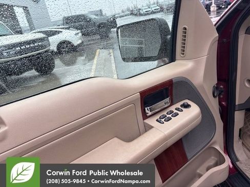 Used 2005 Ford F150 Lariat image 12
