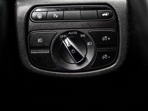 Used 2019 INFINITI QX50 Essential w/ Premium Heat Package image 32