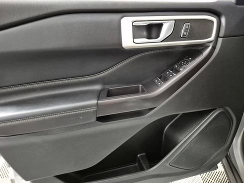 Used 2020 Ford Explorer XLT w/ Equipment Group 202A image 13