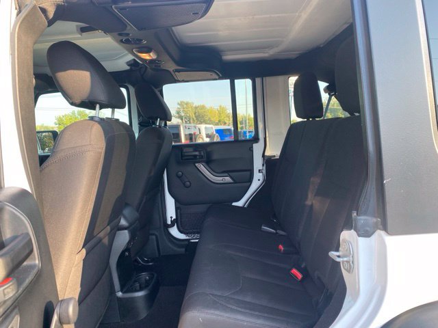 Used 2018 Jeep Wrangler Unlimited Sport w/ Connectivity Group AWD/4WD image 18