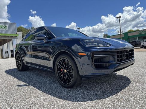 Used 2025 Porsche Cayenne S AWD/4WD image 15