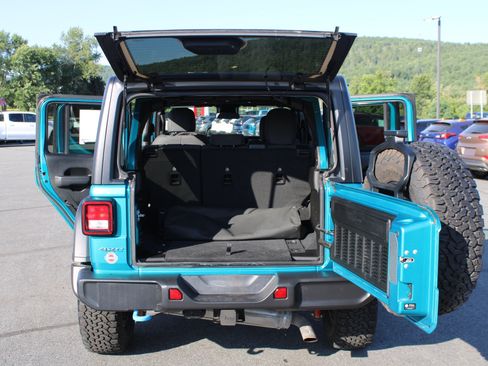 Used 2024 Jeep Wrangler Unlimited AWD/4WD image 26
