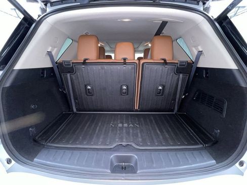 Used 2022 Nissan Pathfinder Platinum w/ Cargo Package image 18