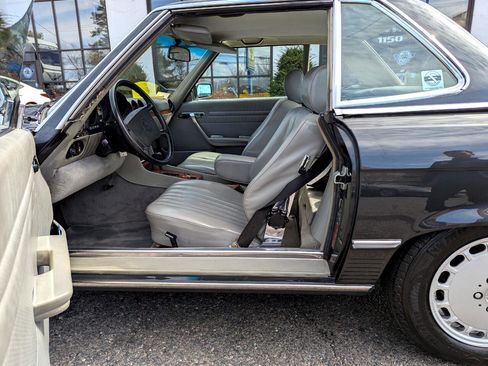 Used 1987 Mercedes-Benz 560 SL image 12