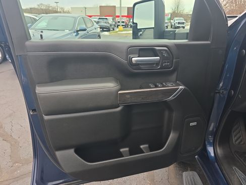 Used 2020 Chevrolet Silverado 2500 LTZ w/ LTZ Premium Package image 14