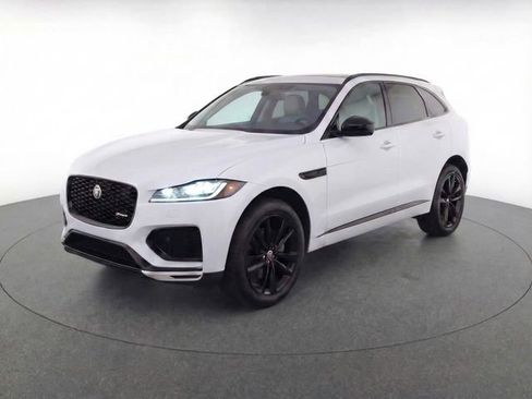 Certified 2025 Jaguar F-PACE R-Dynamic S image 33