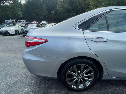 Used 2015 Toyota Camry XLE image 9