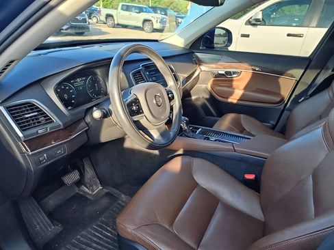Used 2019 Volvo XC90 T6 Momentum w/ Advanced Package AWD/4WD image 8