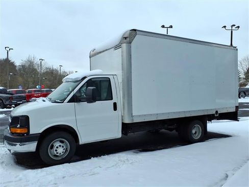 Used 2016 Chevrolet Express 3500 Work Van image 4