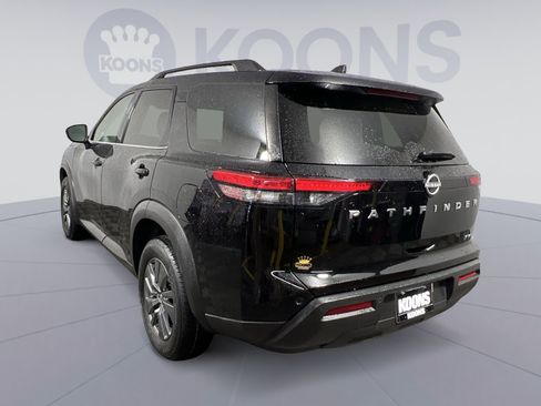 Used 2024 Nissan Pathfinder SV FWD image 8