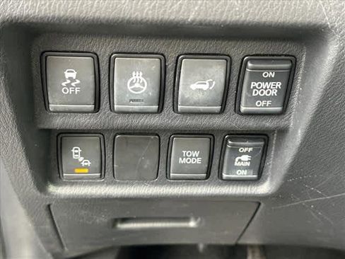 Used 2017 Nissan Pathfinder Platinum w/ Family Entertainment Package image 20