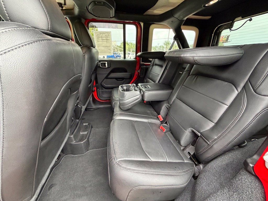 Used 2020 Jeep Wrangler Unlimited Sahara AWD/4WD image 23