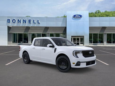 New 2025 Ford Maverick Lobo image 7