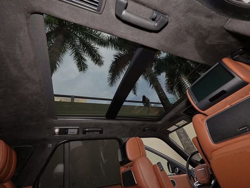 Used 2015 Land Rover Range Rover Autobiography AWD/4WD image 12