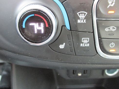 Used 2023 Chevrolet Traverse LT w/ LPO, Floor Liner Package image 21