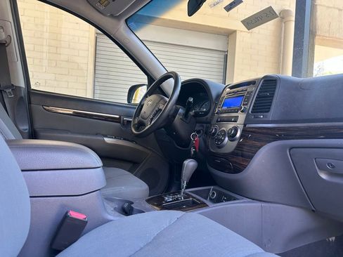 Used 2012 Hyundai Santa Fe GLS image 10