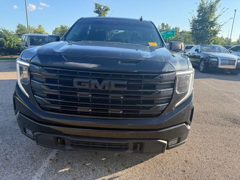 Used 2022 GMC Sierra 1500 Elevation AWD/4WD image 2