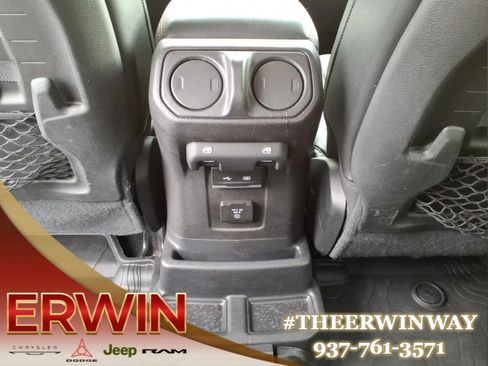 Used 2020 Jeep Wrangler Unlimited Rubicon w/ LED Lighting Group AWD/4WD image 25