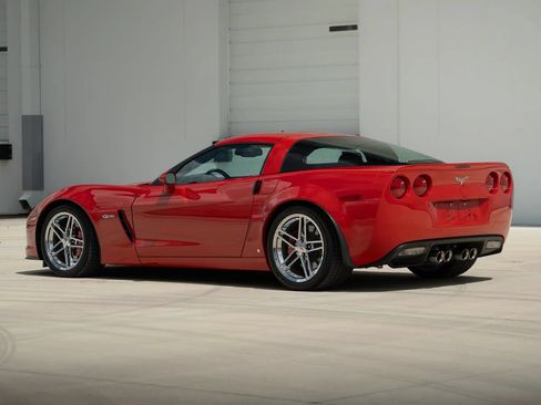 Used 2009 Chevrolet Corvette Z06 w/ Preferred Equipment Group RWD image 4
