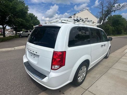 Used 2020 Dodge Grand Caravan SE w/ UConnect Hands-Free Group FWD image 6