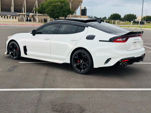Used 2021 Kia Stinger GT-Line w/ Sun & Sound Package RWD image 4