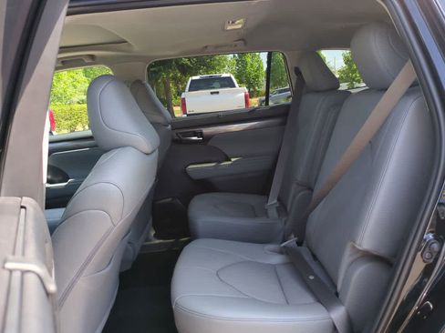 New 2026 Toyota Highlander Limited AWD/4WD image 14