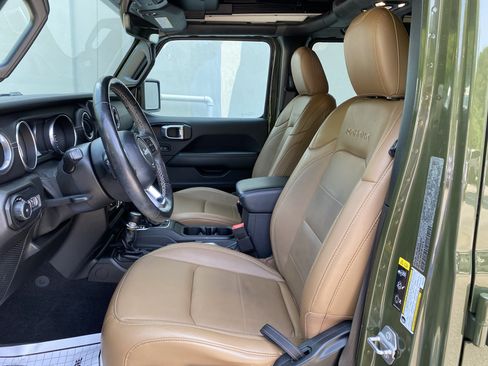 Used 2021 Jeep Wrangler Unlimited Sahara AWD/4WD image 15