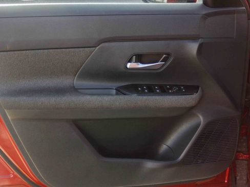 Certified 2025 Nissan Kicks SV image 23