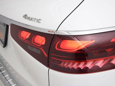 Used 2025 Mercedes-Benz GLS 450 4MATIC image 14