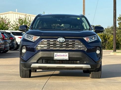Used 2020 Toyota RAV4 Limited AWD/4WD image 2