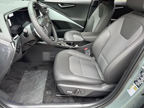 New 2025 Kia Niro Wind image 17