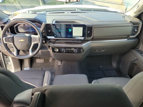 Used 2023 Chevrolet Silverado 1500 LT image 14