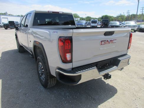New 2026 GMC Sierra 2500 SLE w/ SLE Value Package; AWD/4WD image 9