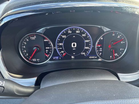 Used 2022 Chevrolet Traverse Premier image 12