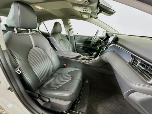 Used 2024 Toyota Camry SE image 28