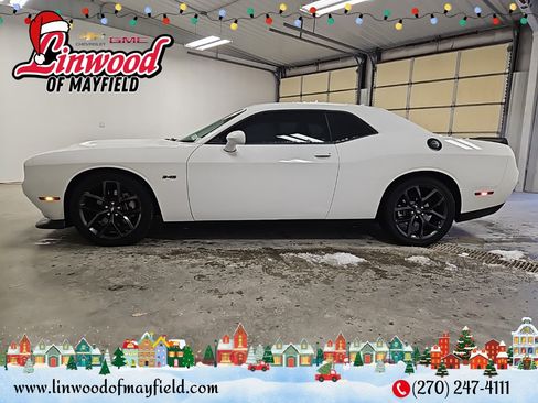 Used 2023 Dodge Challenger R/T w/ Plus Package image 5