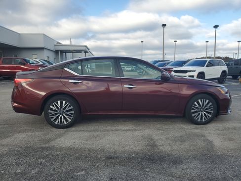 Used 2023 Nissan Altima 2.5 SV image 10