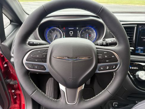New 2026 Chrysler Pacifica Select FWD image 23