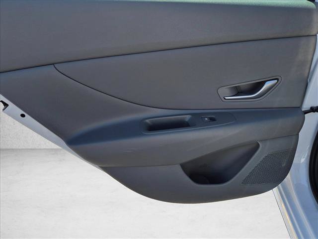 Certified 2025 Hyundai Elantra SEL FWD image 28